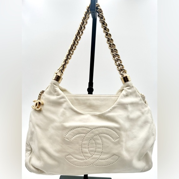 CHANEL Handbags - Chanel Rodeo Drive Hobo